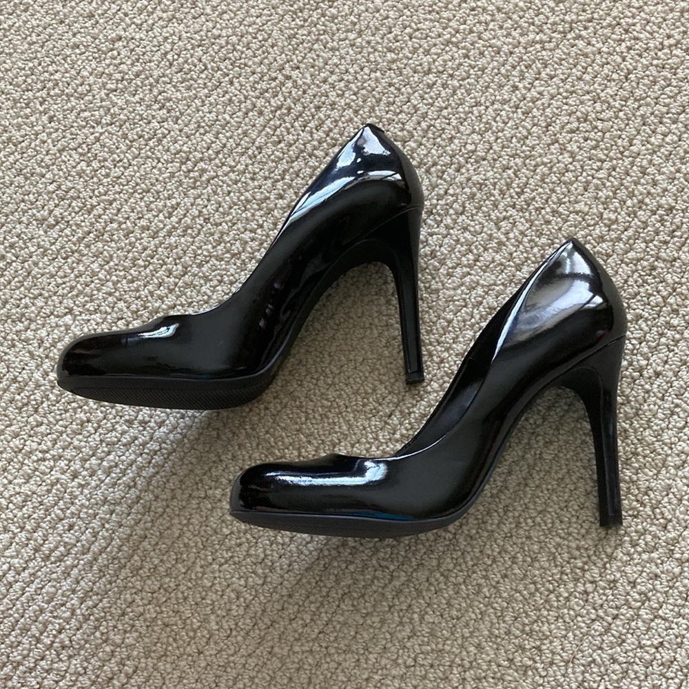 Jessica Simpson Platinum Black Stiletto High Heels Shiny Size 9 Like New